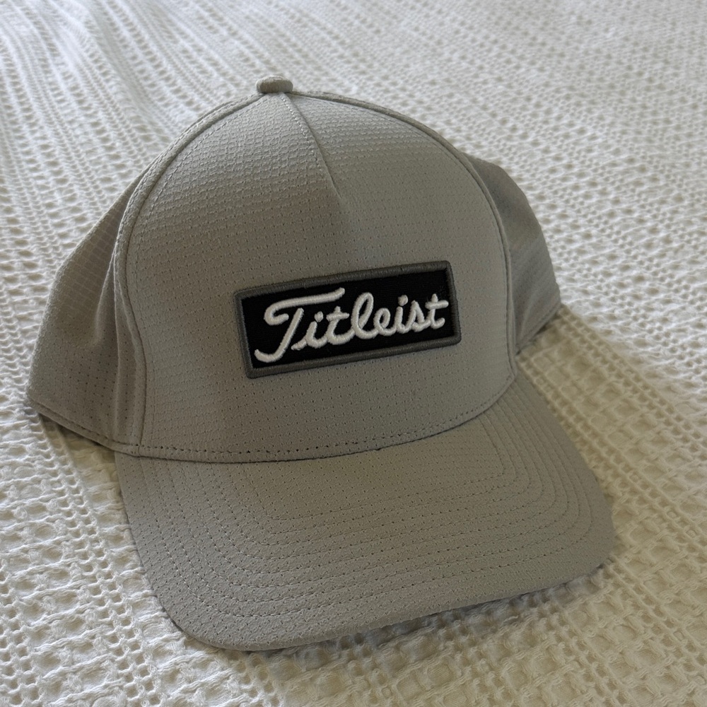 Titleist Light Gray Cap with Black Logo
